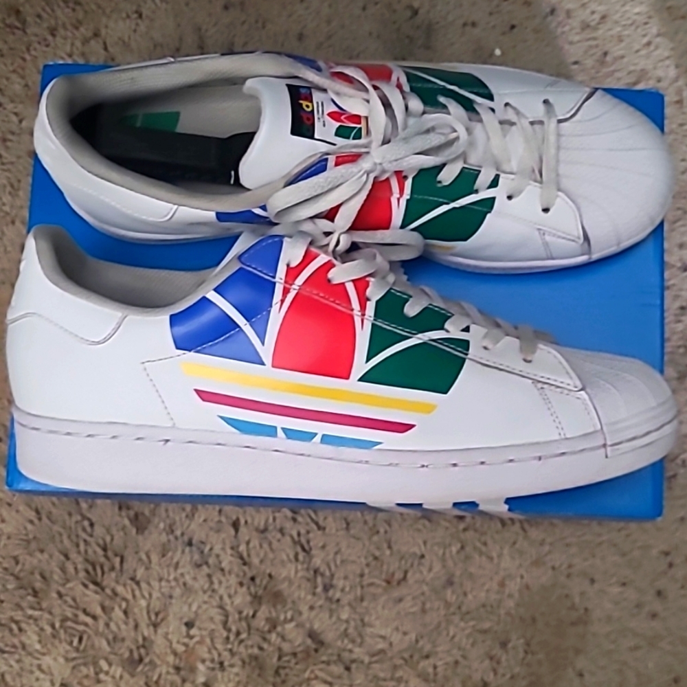 Adidas Superstar 11 mens fu9519 like new.